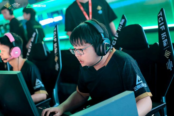 载入史册 载入史册