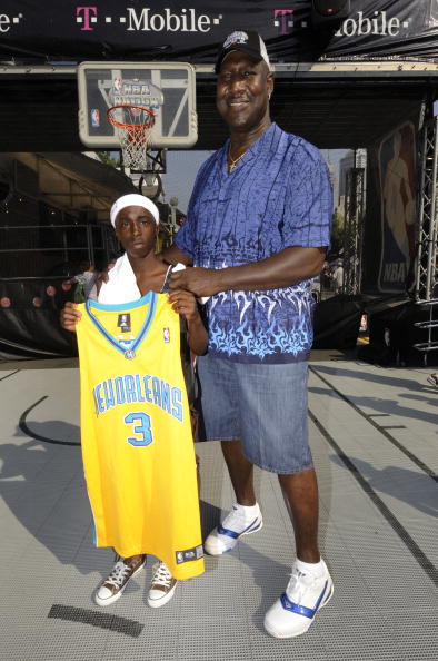 湖人消息：老詹得分能力遭质疑，小里索要肥约，季中赛赛程公布