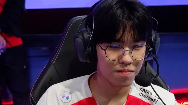 陷入困境时 陷入困境时