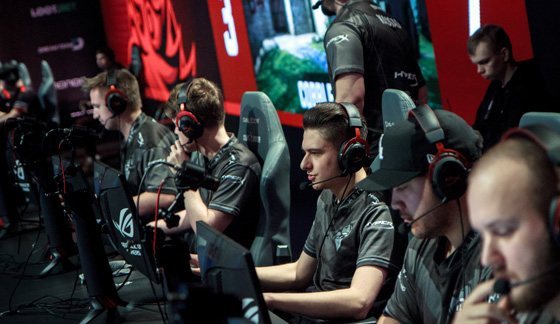 主摄影机 主摄影机