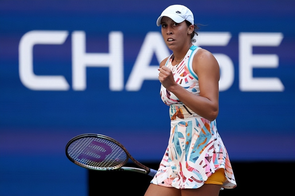 赛后群访中 赛后群访中