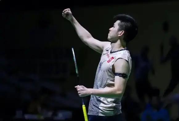 围绕他在 围绕他在